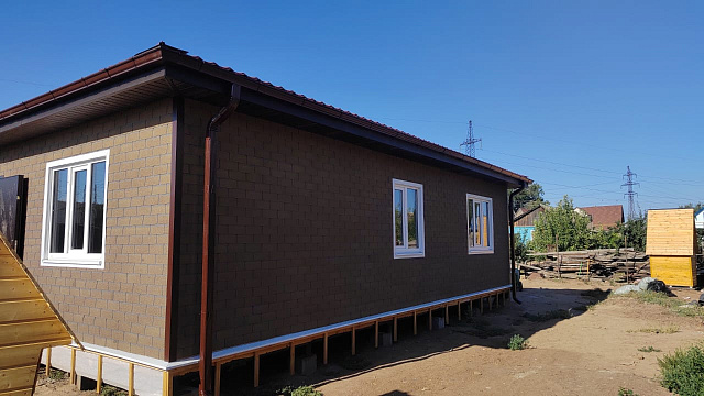 Дом одноэтажный 10x10 с террасой